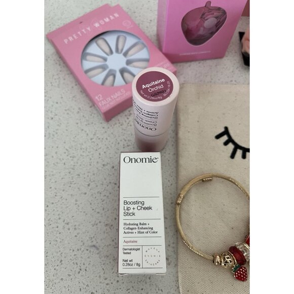 Strawberry Bath Body Bracelet Makeup Lashes Nails Tools Cosmetic Bag Set Bundle - Picture 4 of 11